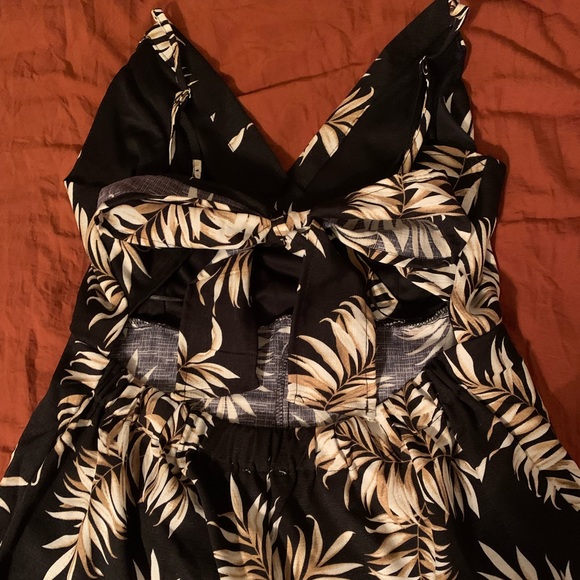 Revamped medium romper/dress with black, white, tan leaf design. Cutout back - Picture 4 of 10